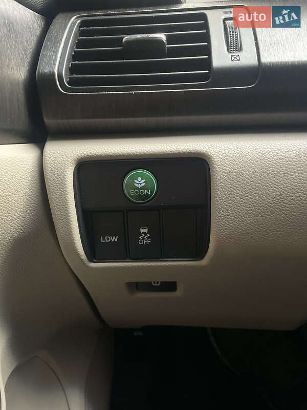 Седан Honda Accord 2013 в Києві