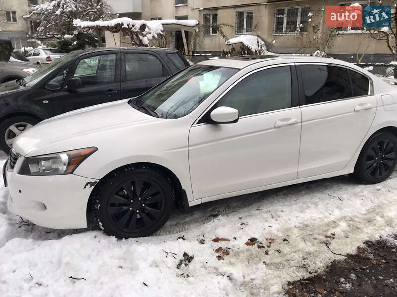 Седан Honda Accord 2010 в Львове