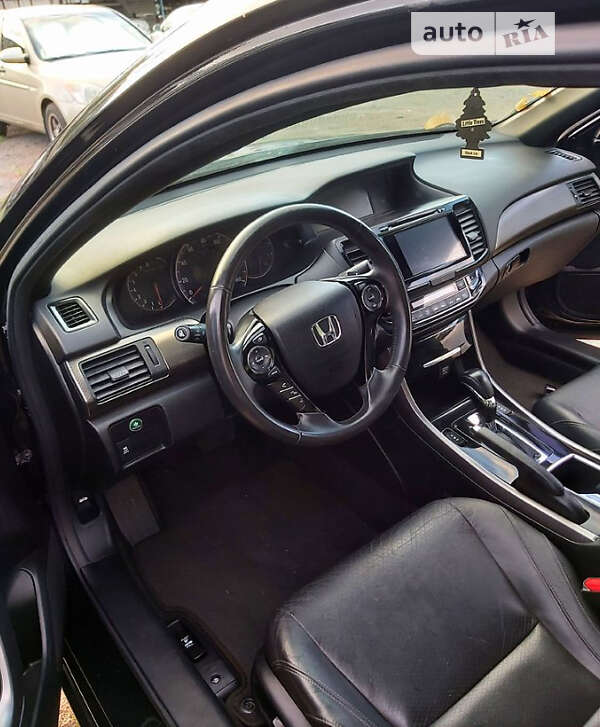 Седан Honda Accord 2015 в Івано-Франківську