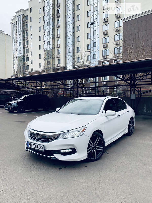 Седан Honda Accord 2015 в Одессе