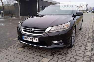 Седан Honda Accord 2013 в Ужгороді