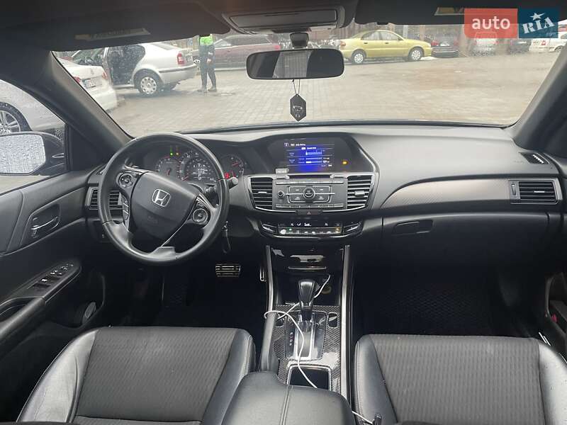 Седан Honda Accord 2016 в Львові