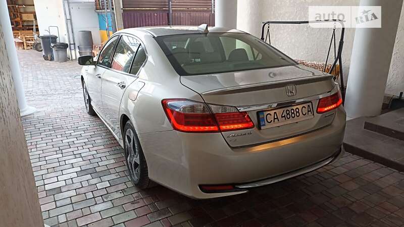 Седан Honda Accord 2014 в Умані