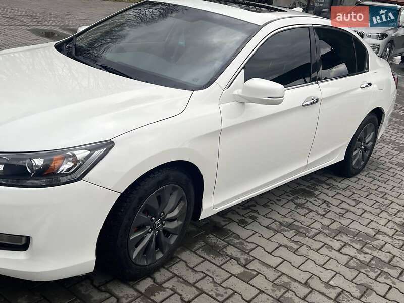 Седан Honda Accord 2014 в Львове