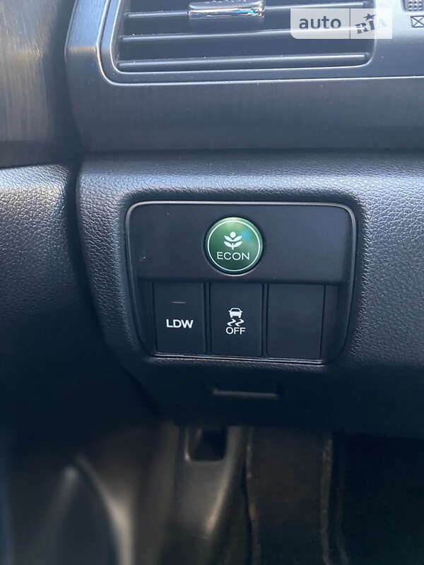 Седан Honda Accord 2015 в Луцке