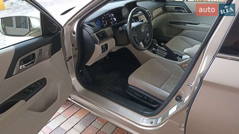 Седан Honda Accord 2014 в Умани