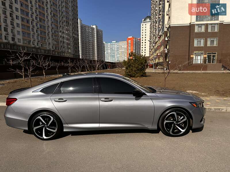Седан Honda Accord 2022 в Одесі