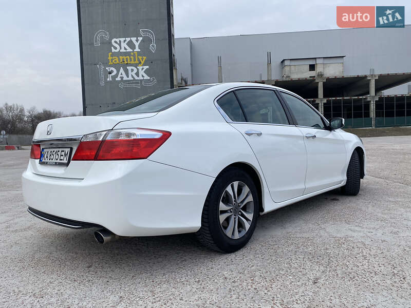 Седан Honda Accord 2014 в Киеве