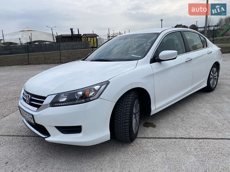 Седан Honda Accord 2014 в Киеве