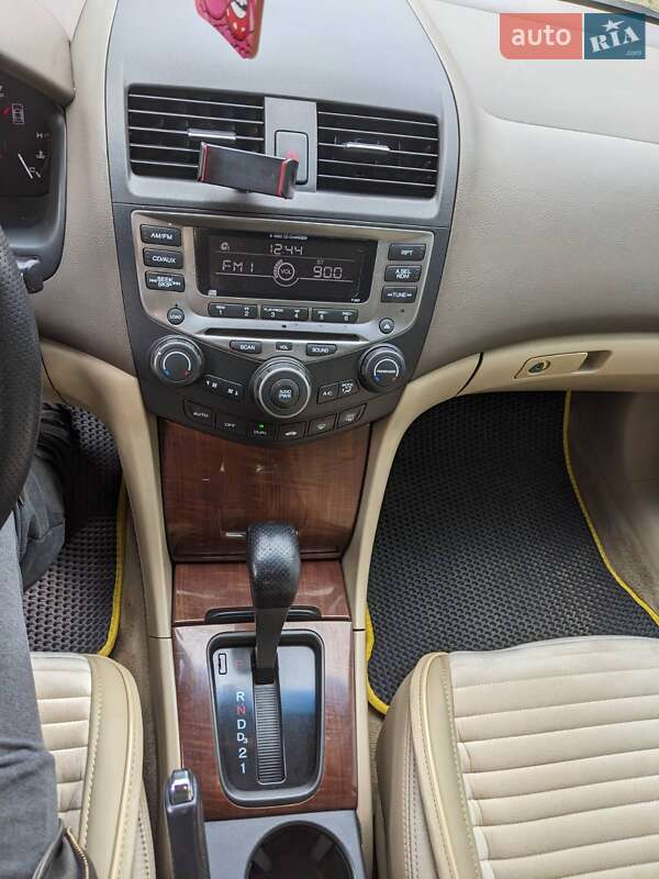Седан Honda Accord 2006 в Онуфриевке