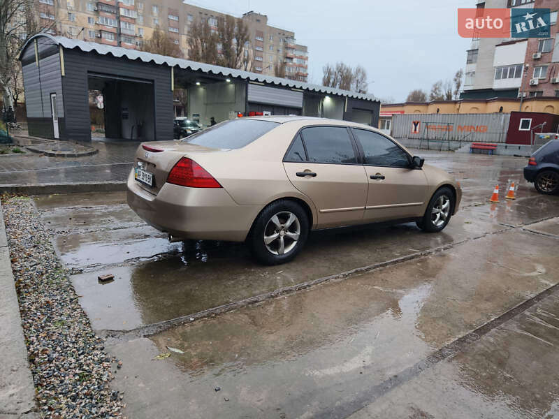 Седан Honda Accord 2005 в Запорожье