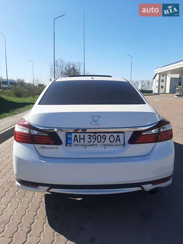 Седан Honda Accord 2015 в Києві
