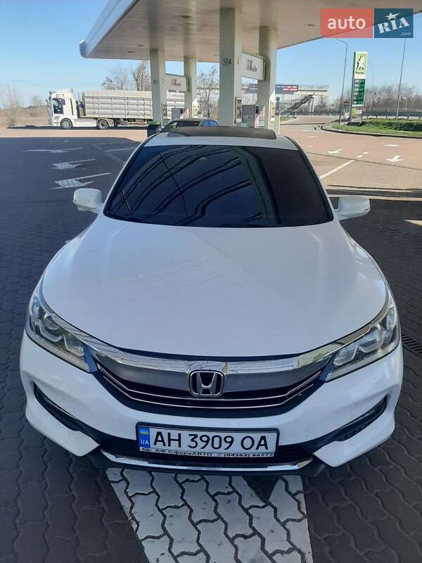 Седан Honda Accord 2015 в Києві