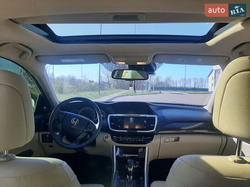 Седан Honda Accord 2015 в Києві