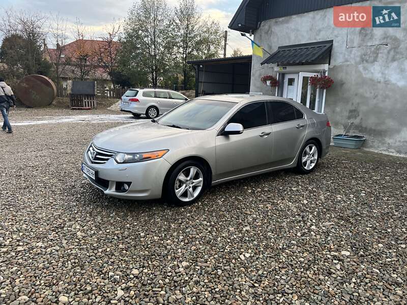 Седан Honda Accord 2010 в Ивано-Франковске