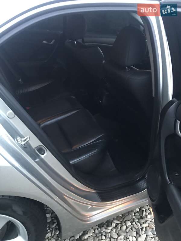 Седан Honda Accord 2010 в Ивано-Франковске