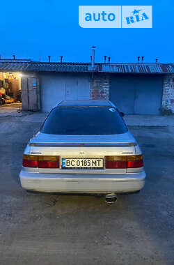 Седан Honda Accord 1990 в Новояворовске