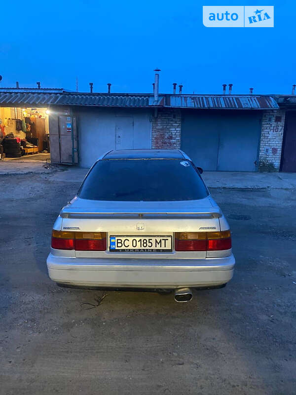 Седан Honda Accord 1990 в Новояворовске