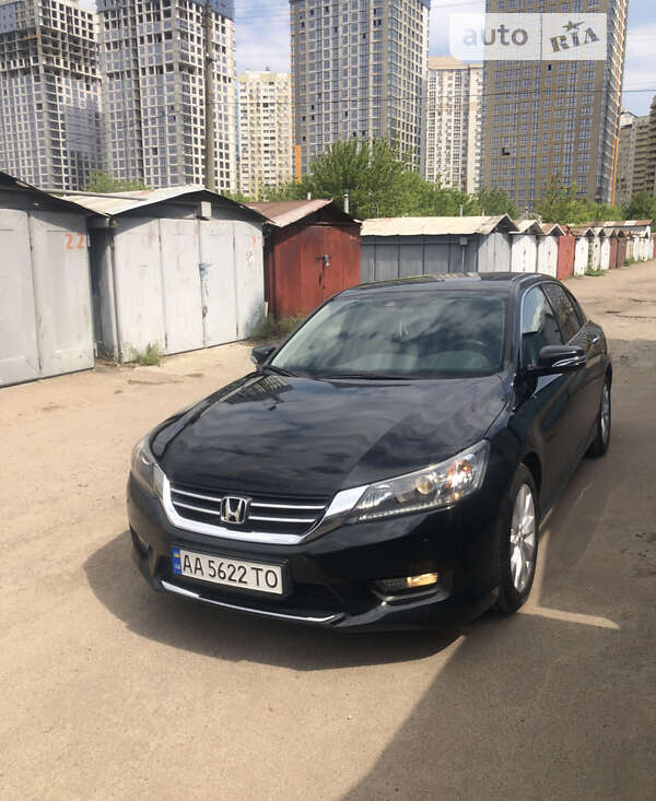 Седан Honda Accord 2015 в Киеве