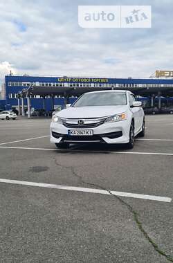 Седан Honda Accord 2016 в Києві