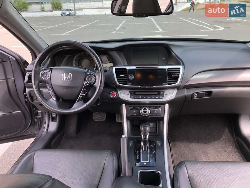 Седан Honda Accord 2014 в Киеве
