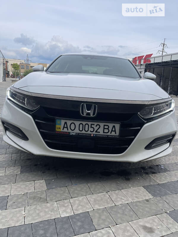 Седан Honda Accord 2018 в Ужгороде