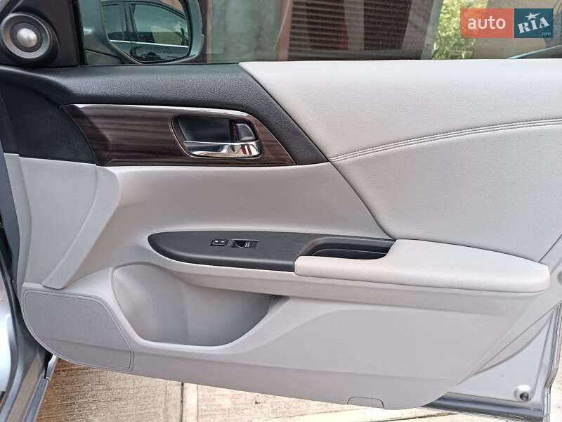 Седан Honda Accord 2016 в Николаеве