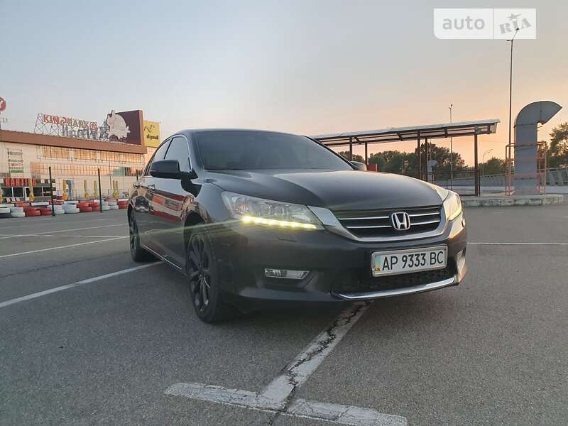 Седан Honda Accord 2013 в Киеве