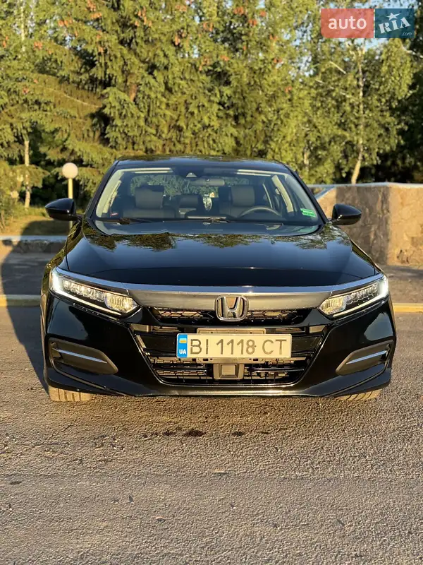 Honda Accord 2019 VIN 1HGCV3F13KA013128 фото оголошення 8 з 90