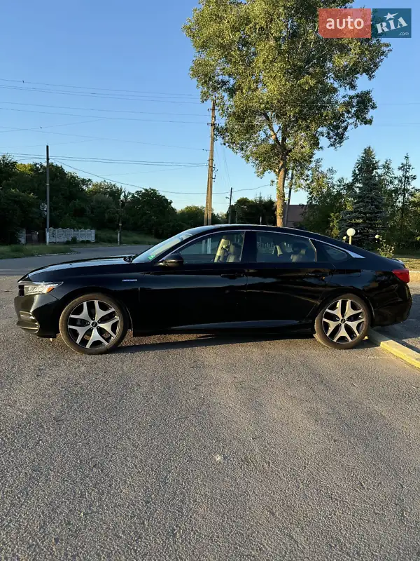 Honda Accord 2019 VIN 1HGCV3F13KA013128 фото оголошення 4 з 90