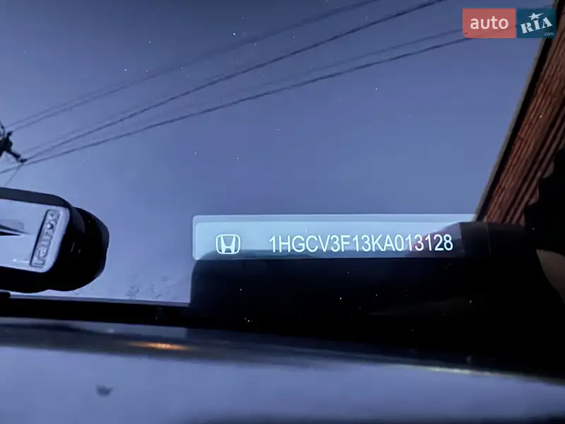 Honda Accord 2019 VIN 1HGCV3F13KA013128 фото оголошення 52 з 90