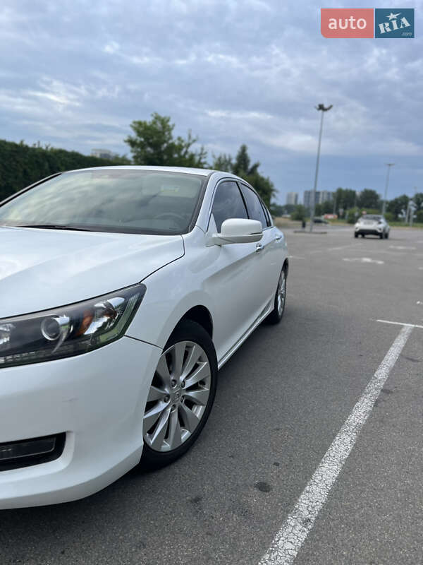 Седан Honda Accord 2015 в Киеве