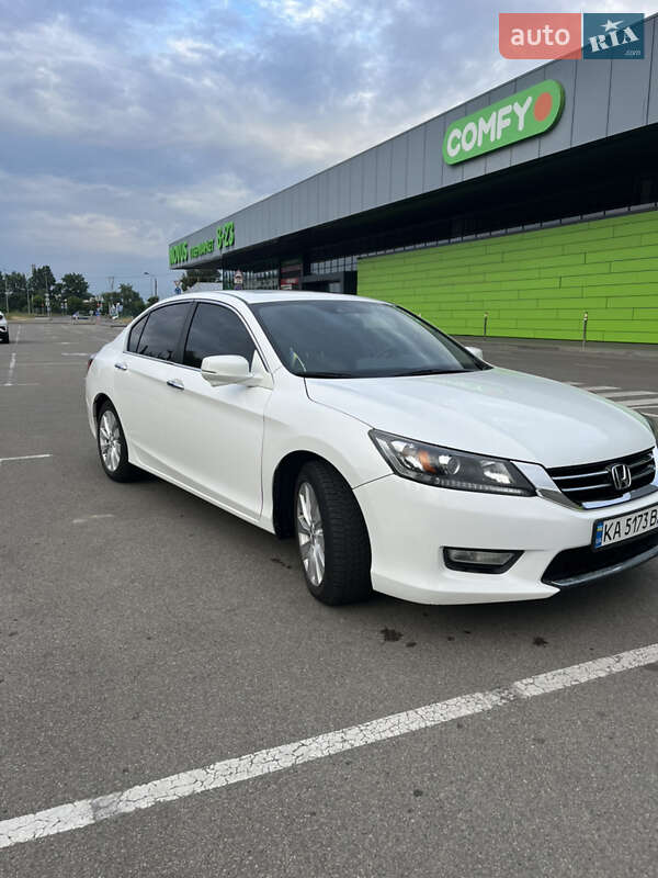 Седан Honda Accord 2015 в Киеве