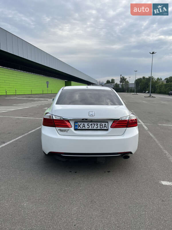 Седан Honda Accord 2015 в Киеве