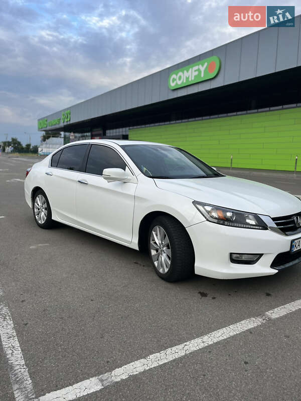 Седан Honda Accord 2015 в Киеве