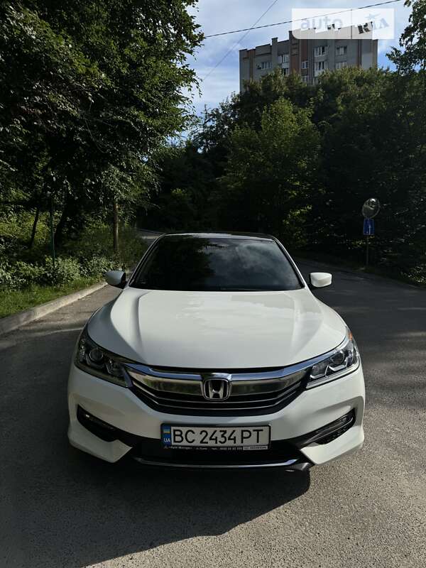 Седан Honda Accord 2016 в Львові