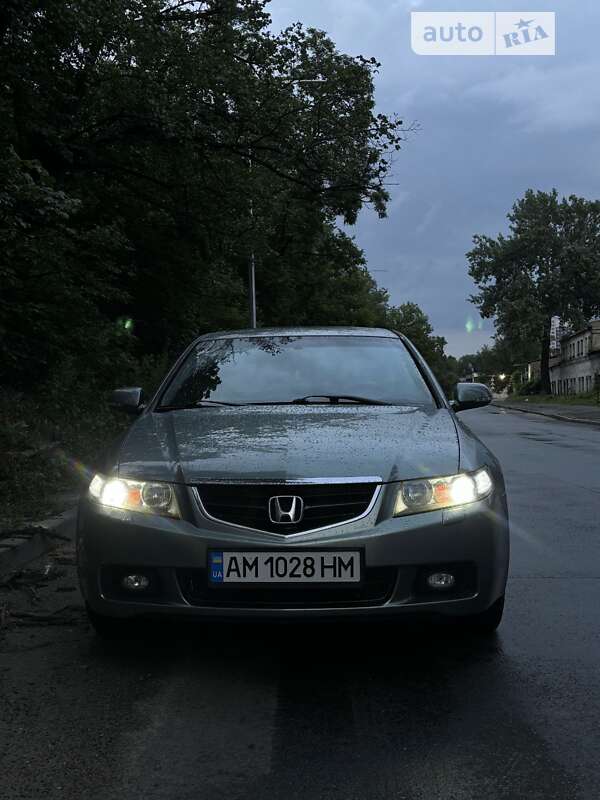 Седан Honda Accord 2005 в Києві