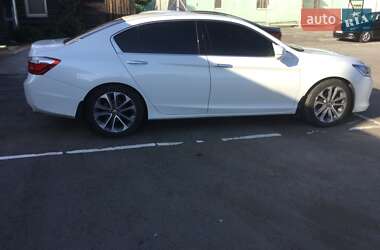 Седан Honda Accord 2013 в 