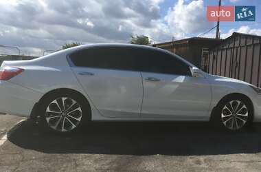 Седан Honda Accord 2013 в 