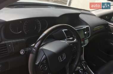 Седан Honda Accord 2013 в 