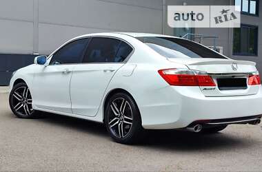 Седан Honda Accord 2013 в Кременчуці