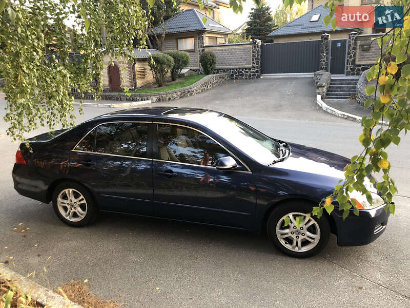 Седан Honda Accord 2006 в Киеве
