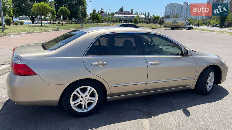 Седан Honda Accord 2006 в Черкасах