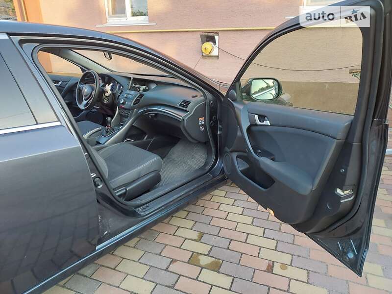 Седан Honda Accord 2012 в Киеве