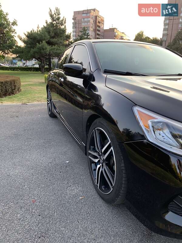 Седан Honda Accord 2016 в Днепре