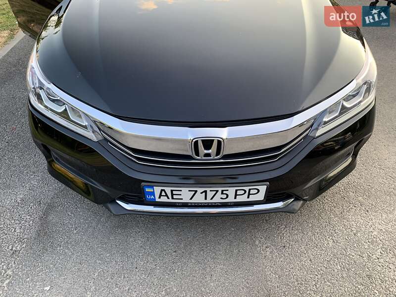 Седан Honda Accord 2016 в Днепре