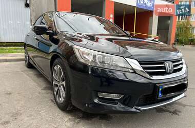 Седан Honda Accord 2013 в Києві