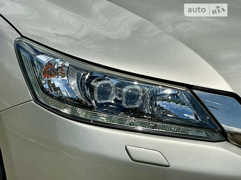 Седан Honda Accord 2013 в Ровно