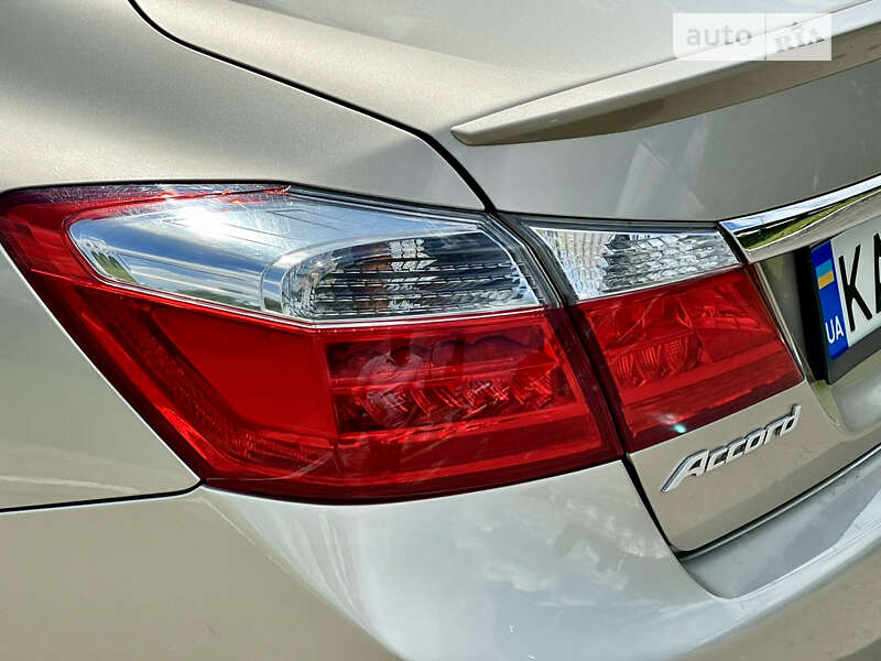 Седан Honda Accord 2013 в Ровно