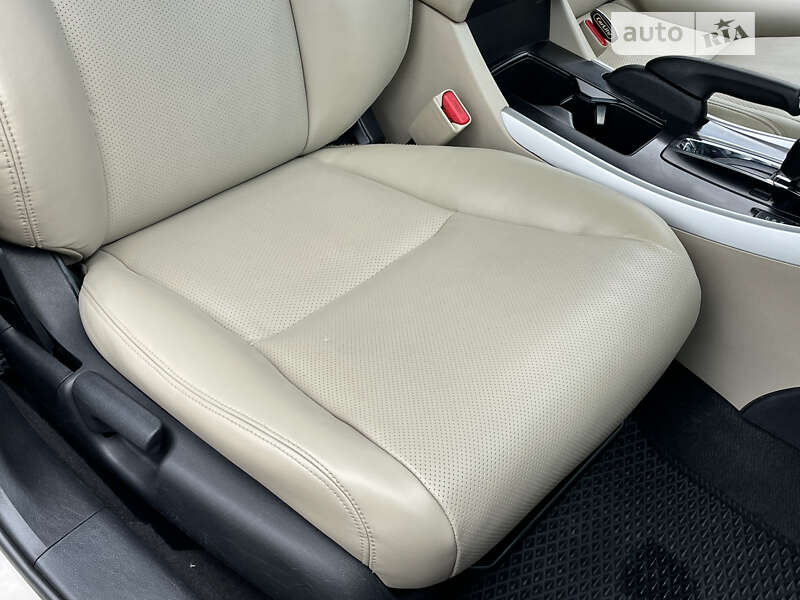 Седан Honda Accord 2013 в Ровно